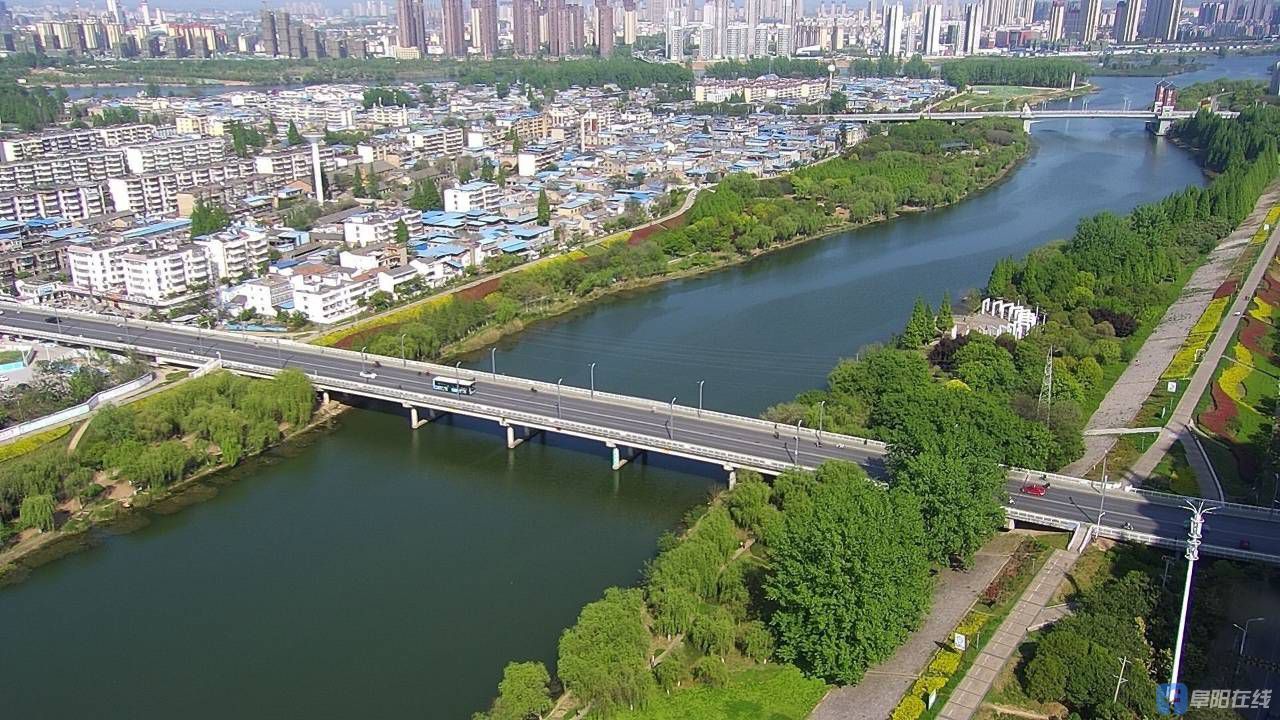 惬意漫步泉河风景带听取蛙声一片